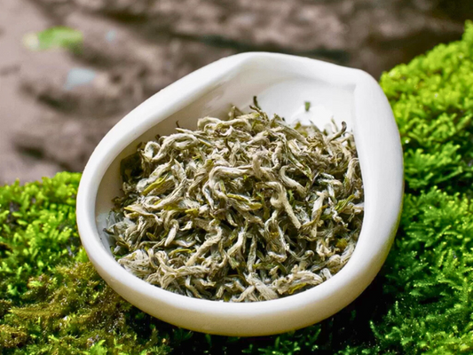 Steeping Green Tea Meng Ding Gan Lu(Mt.Meng Sweet Dew)