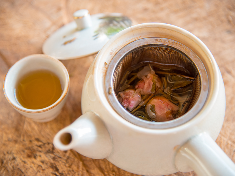Rose Tea Drinking Method