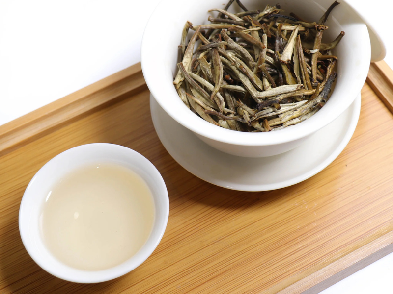 Steeping White Tea