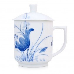 Blue and White Porcelain Mug with Cover-Lotus Pond under the Moonlight Shadow